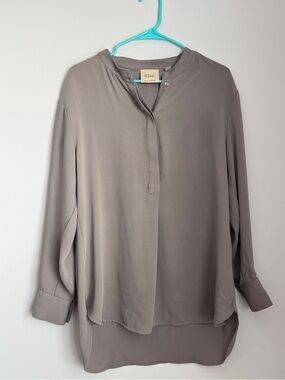 Elie. Taupe Long-Sleeve V-Neck Blouse